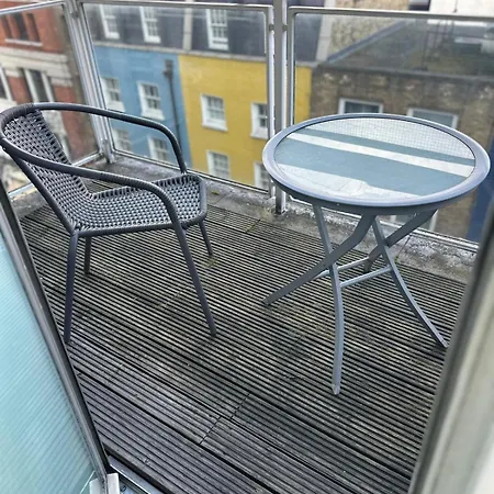 Oxford Street Two Bedroom Luxury Apartment